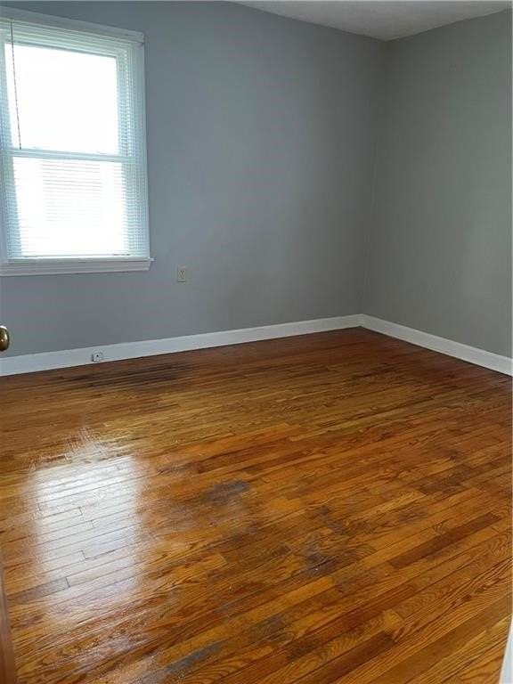 560 Beecher St - Photo 6 of 6