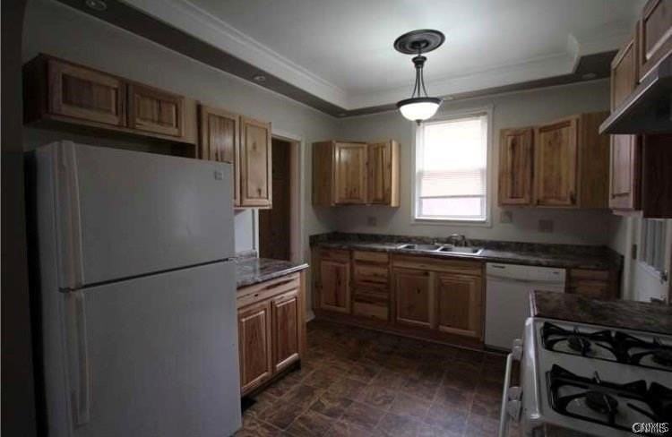 871 W Main St - Photo 5 of 19