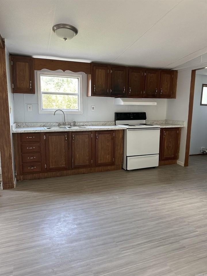 6614 Fitts Rd - Photo 4 of 15