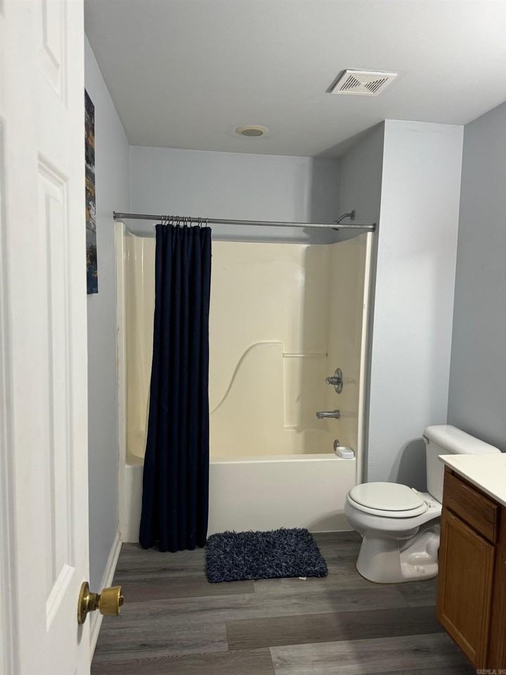 3205 Ludwig St - Photo 5 of 9