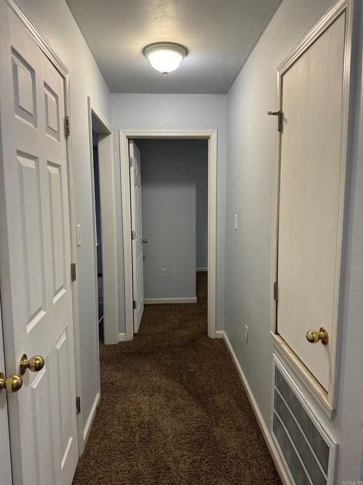3205 Ludwig St - Photo 7 of 9