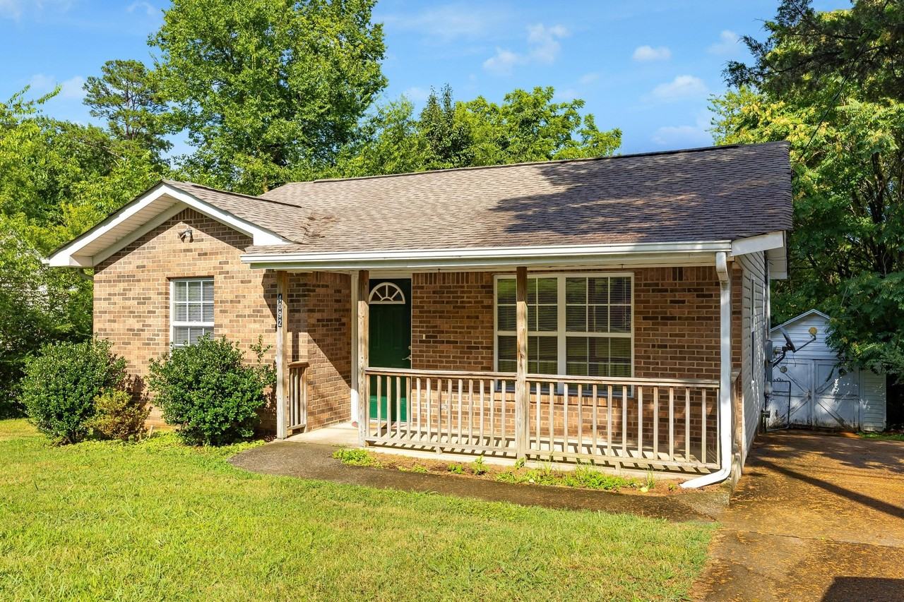 4092 University Dr - Photo 2 of 30