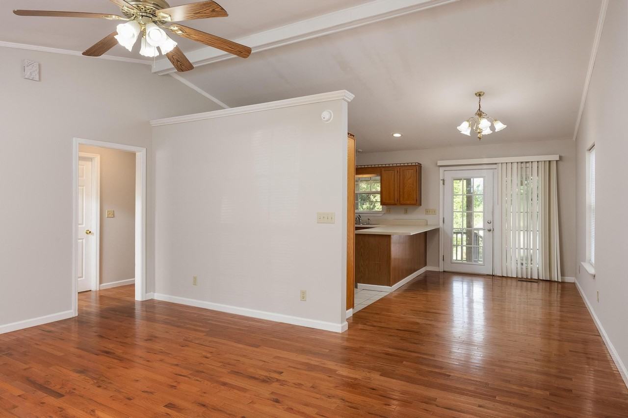 4092 University Dr - Photo 6 of 30