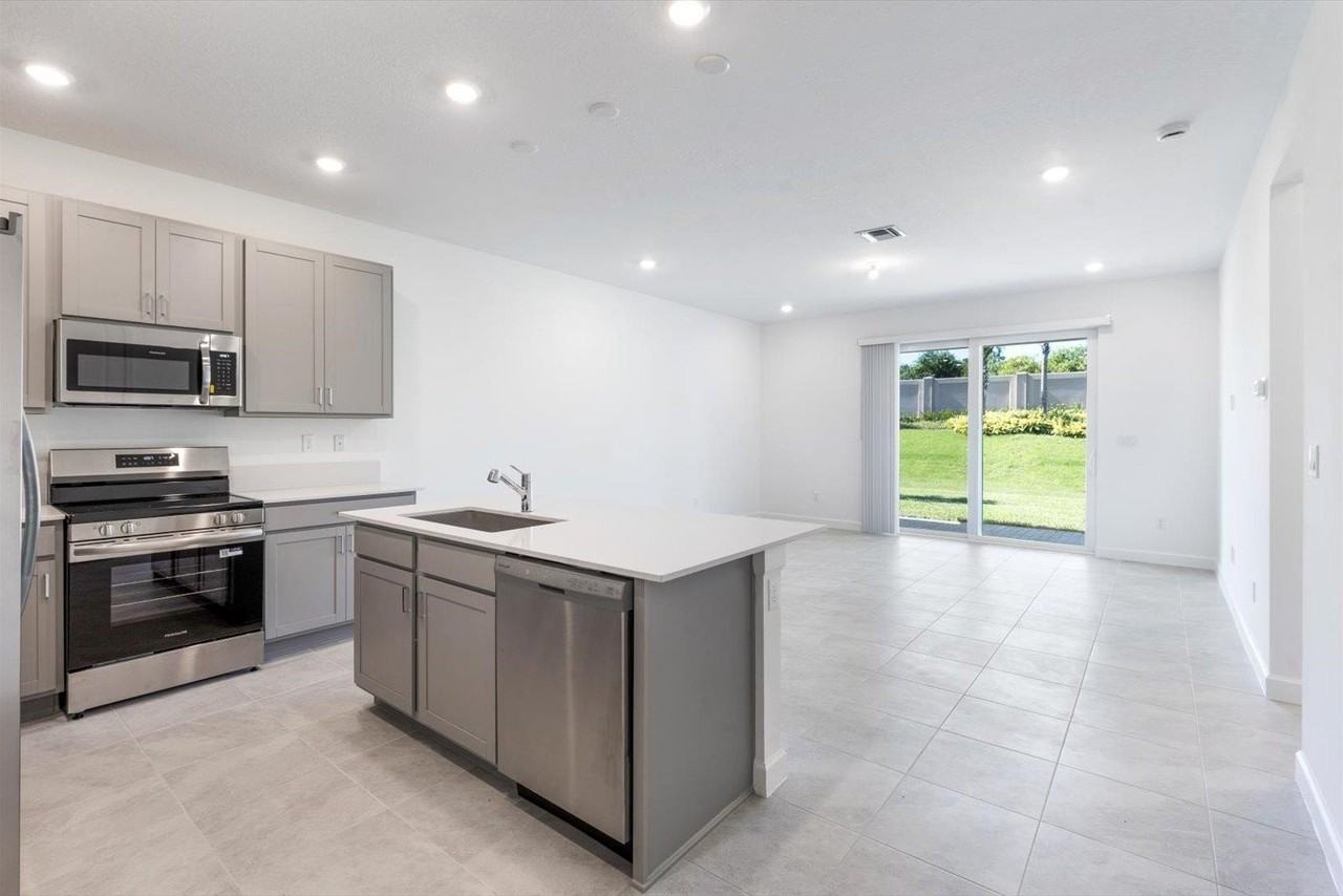 6435 Seabright Ter - Photo 7 of 31
