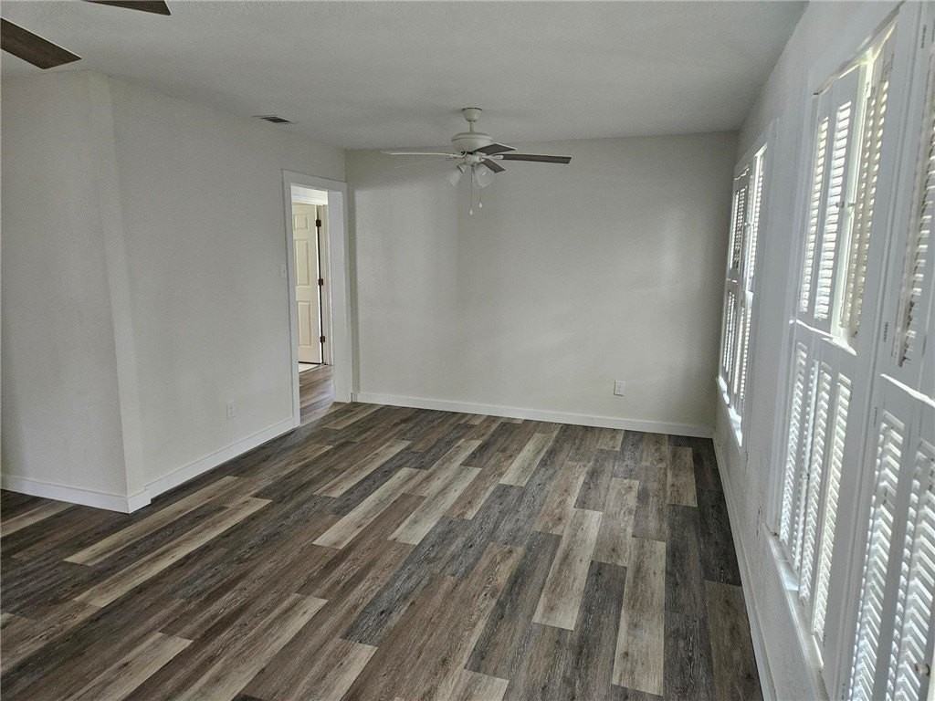 115 Holly Dr - Photo 3 of 20
