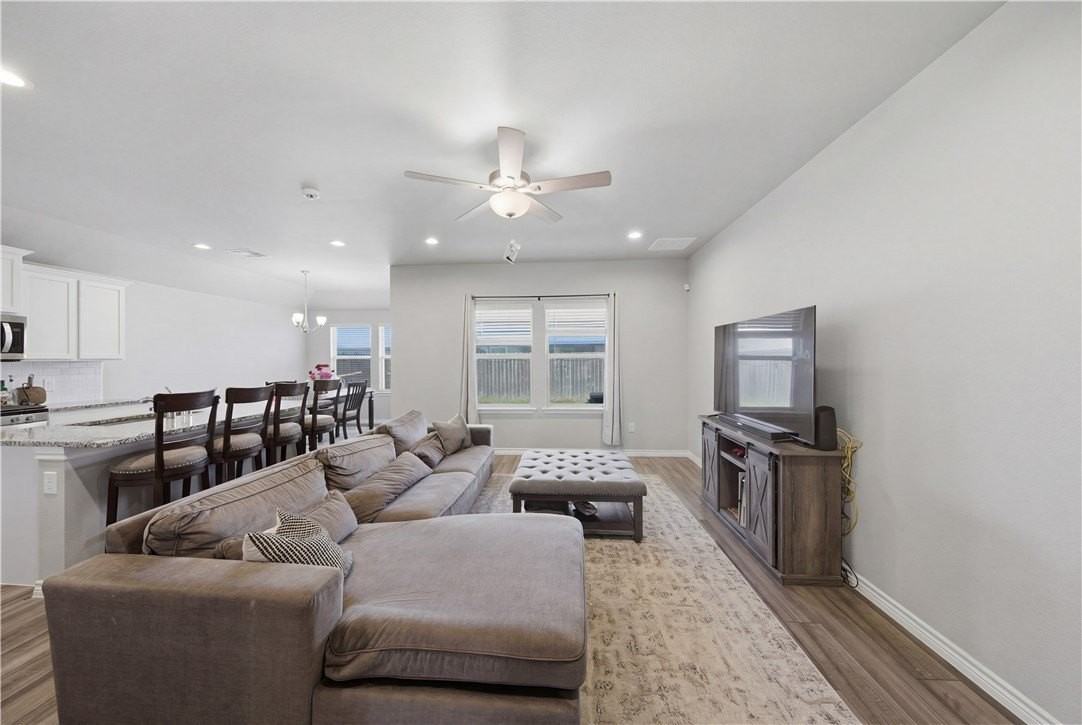 7710 Bronco Buster Dr - Photo 4 of 28