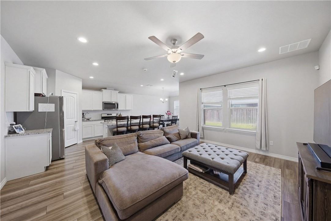 7710 Bronco Buster Dr - Photo 5 of 28