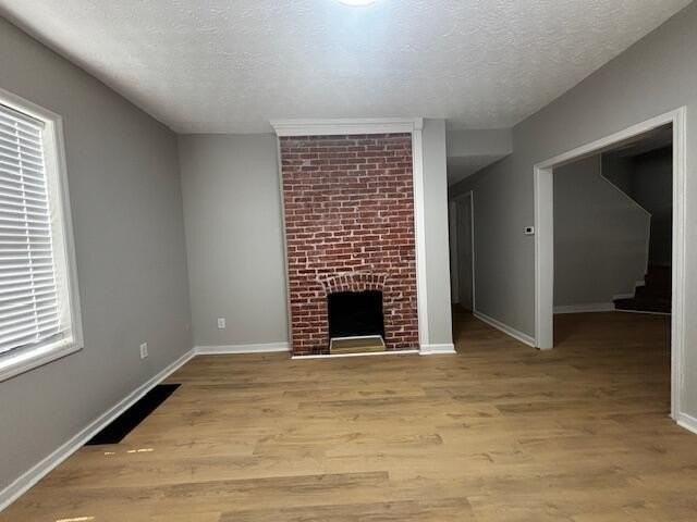 33 S Cypress Ave - Photo 2 of 16