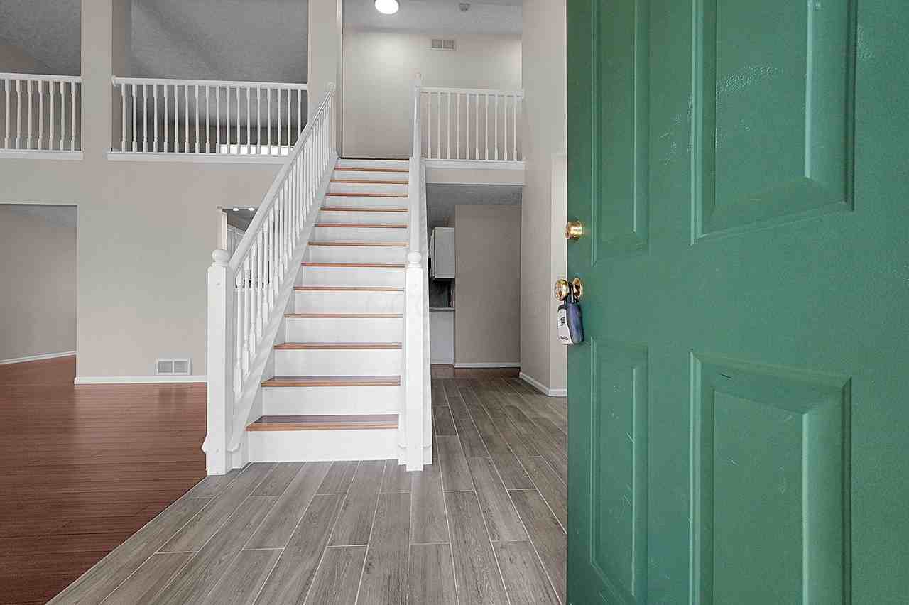 7961 Pinehill Rd - Photo 5 of 45