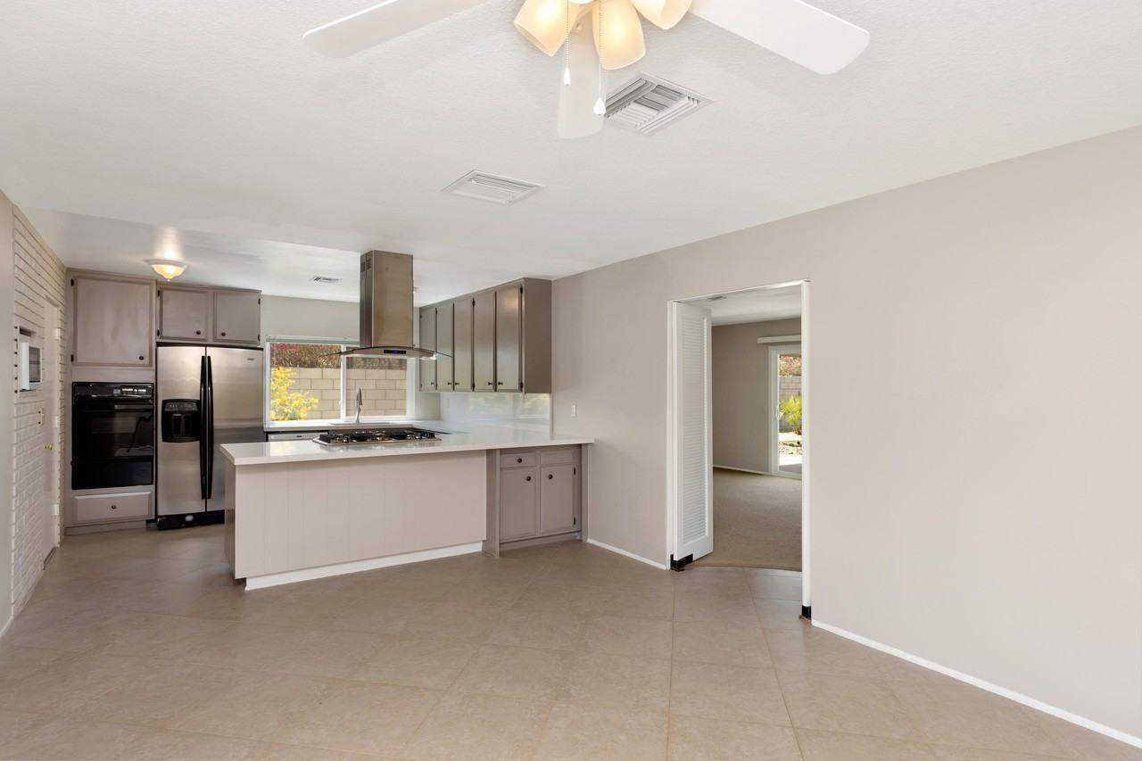 72896 Tamarisk St - Photo 5 of 33