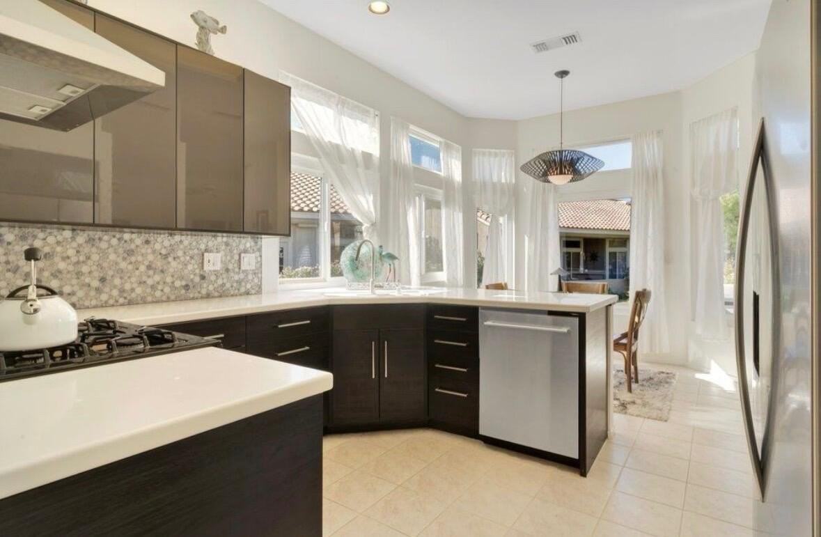 38635 Orangecrest Rd - Photo 7 of 18