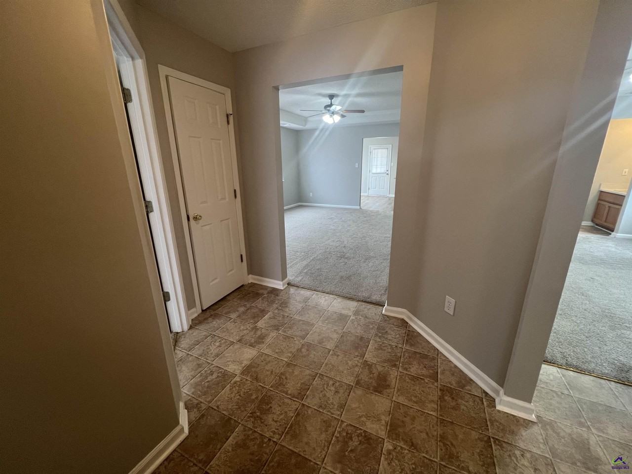 215 Haverhill Cir - Photo 3 of 23