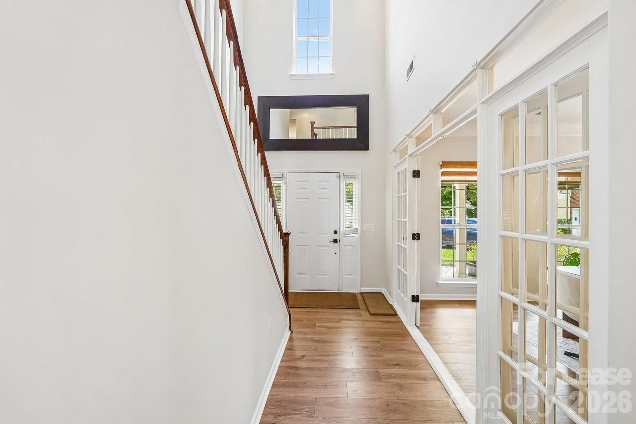 12900 Mccahan Ln - Photo 4 of 33