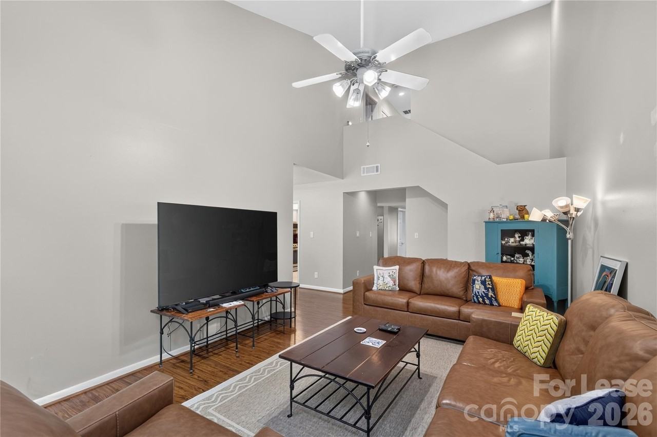 185 Riverview Ter - Photo 4 of 35