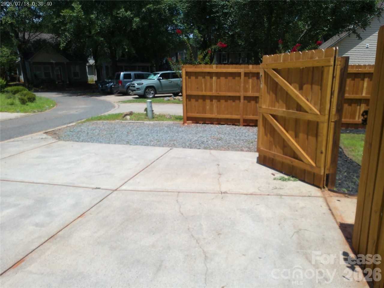 12716 Cross Dale Dr - Photo 2 of 25