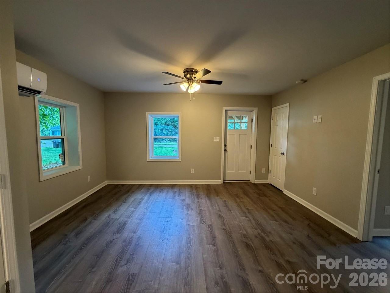 2621 E Greenbriar Rd - Photo 5 of 12