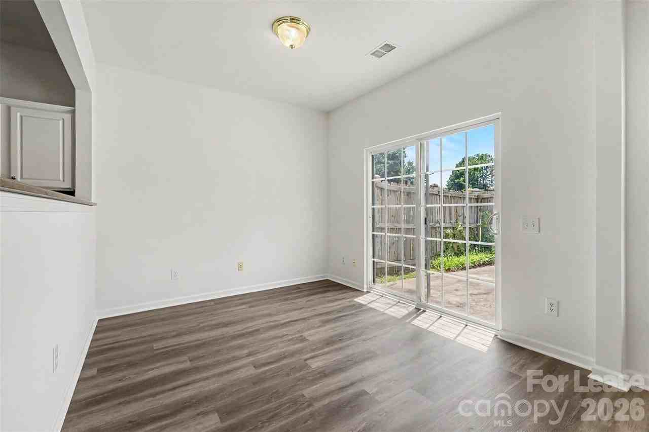 8169 Kincaid Ct - Photo 6 of 17