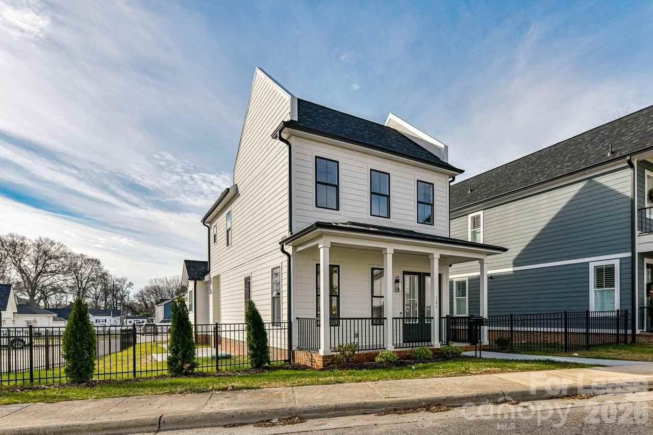 121 W F St - Photo 3 of 42