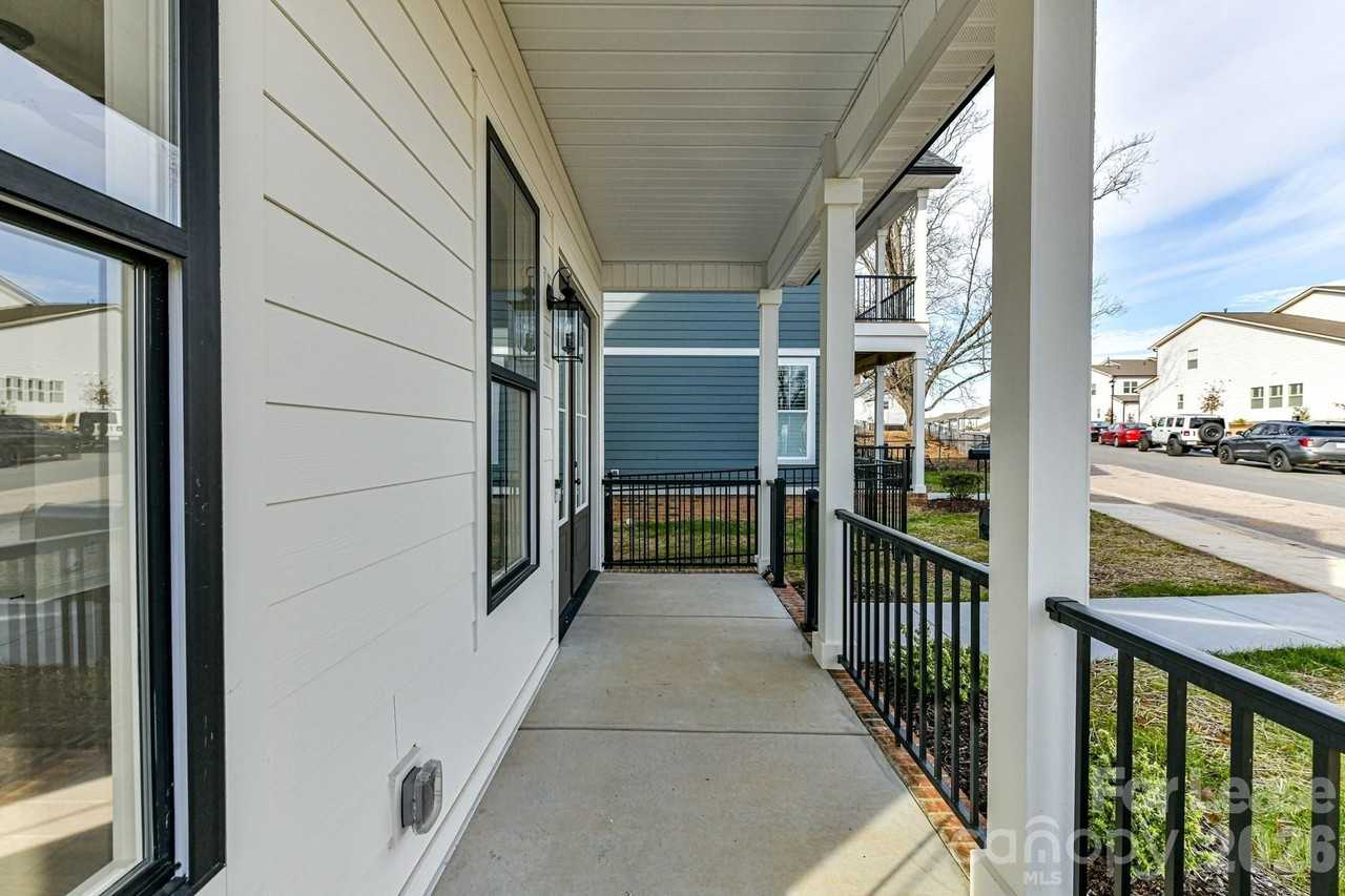 121 W F St - Photo 7 of 42