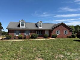 featured image of 236 Meadow Oaks Dr