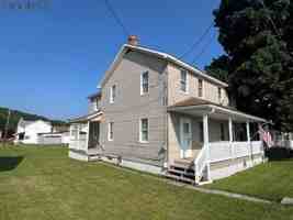 featured image of 652 6th St