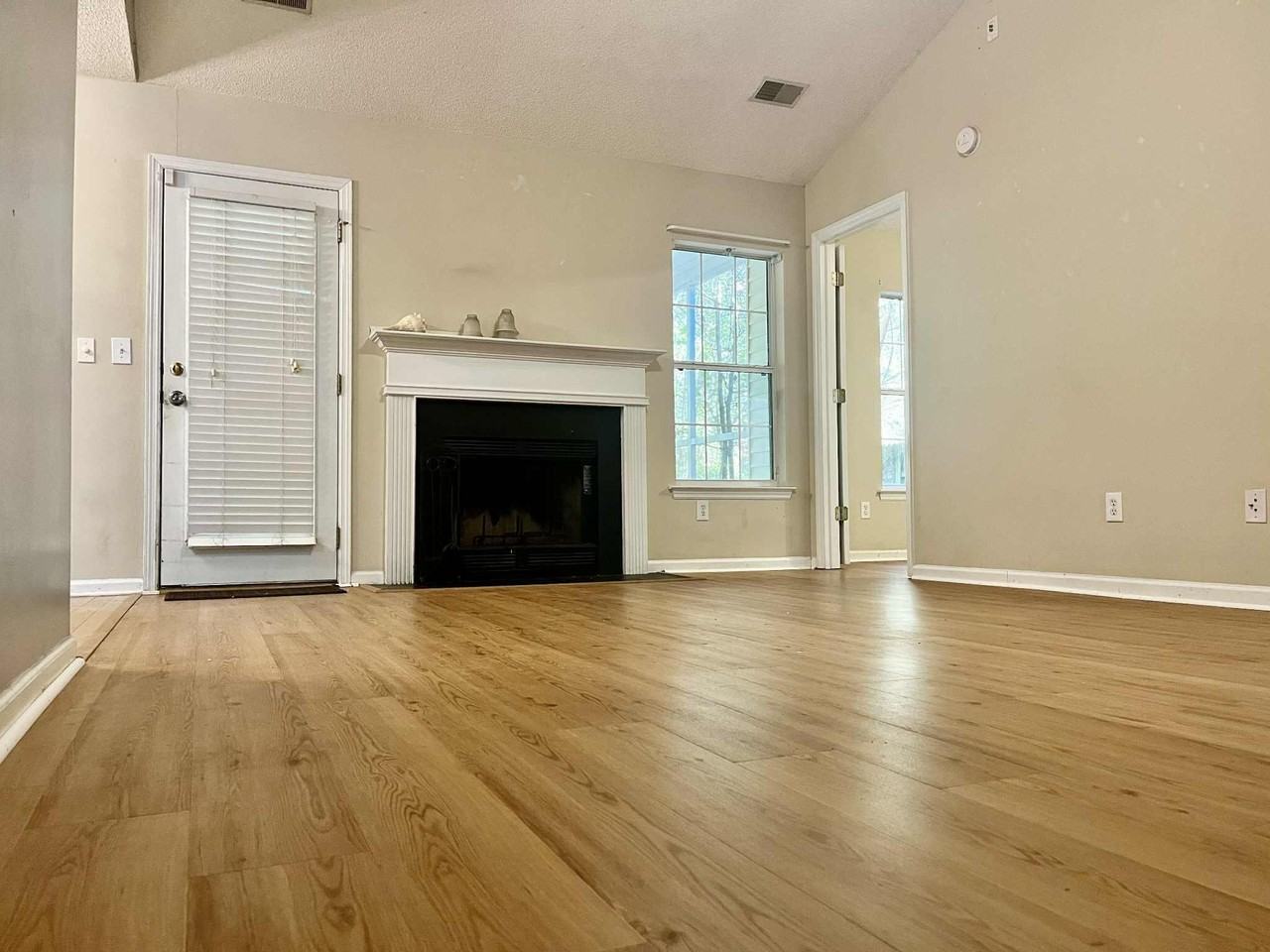 524 Beverly Dr - Photo 2 of 36