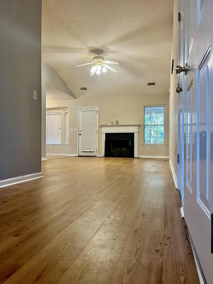 524 Beverly Dr - Photo 4 of 36