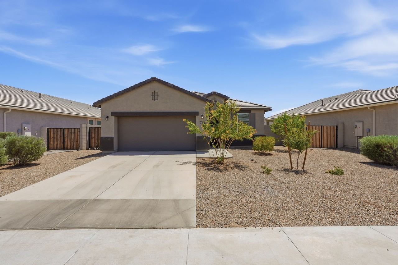 1575 E Fletcher Dr #1 - Photo 2 of 40