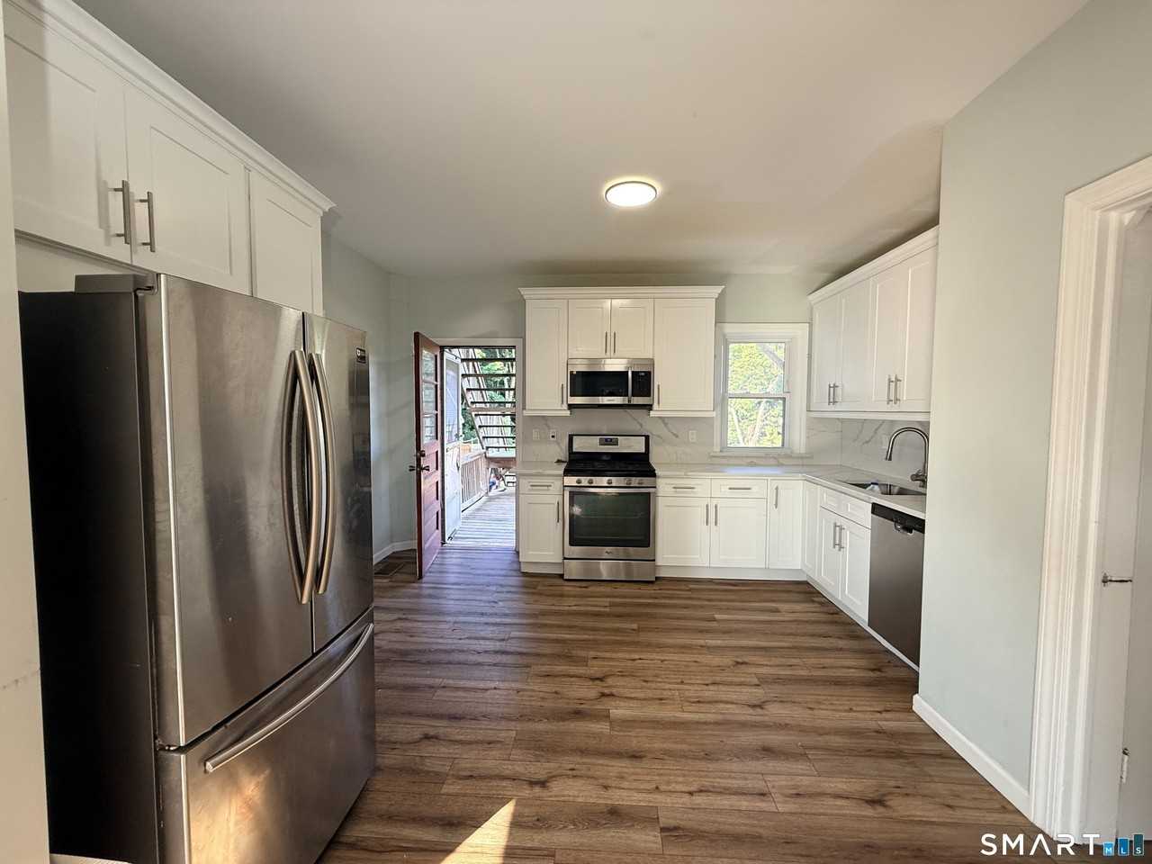 26 Taylor Ave - Photo 7 of 27