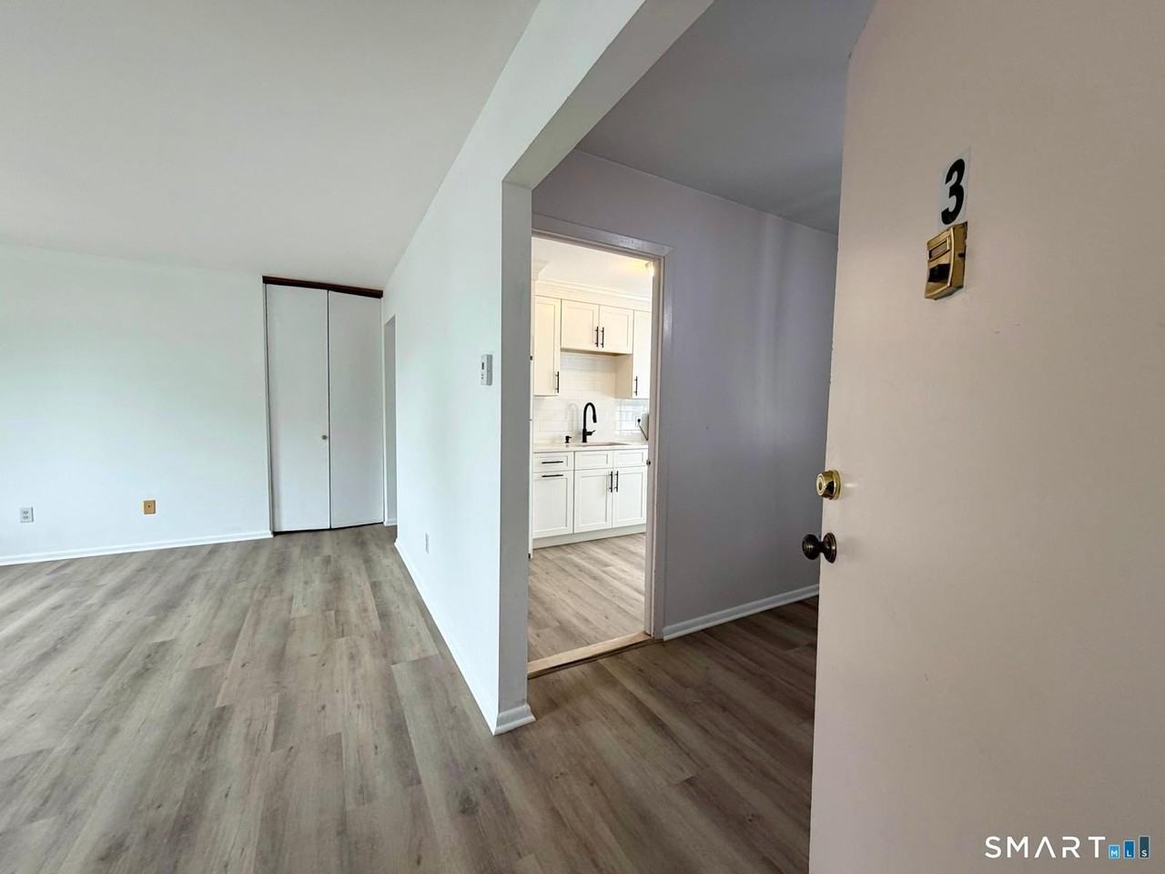 18 Fairview Dr #3 - Photo 3 of 24