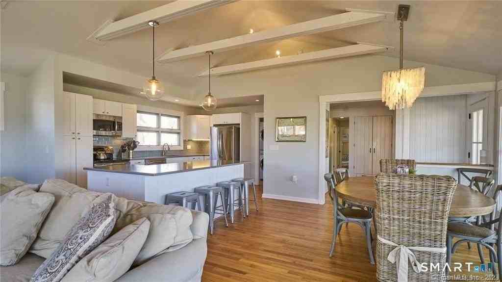105 Sound Breeze Ave - Photo 7 of 38