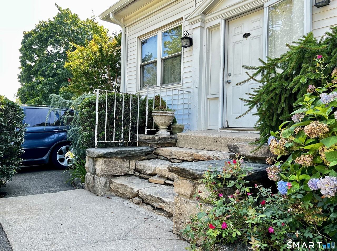 5 Hundley Ct #1D - Photo 2 of 20