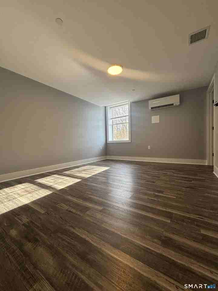303 Norwich New London Tpke #J - Photo 4 of 8