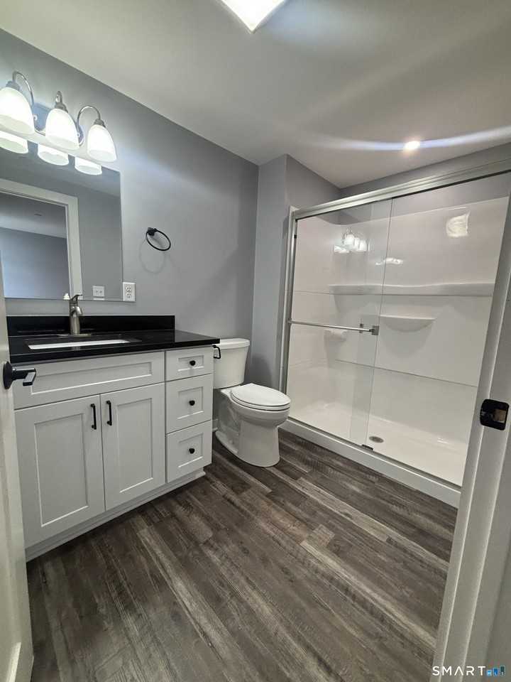 303 Norwich New London Tpke #J - Photo 7 of 8