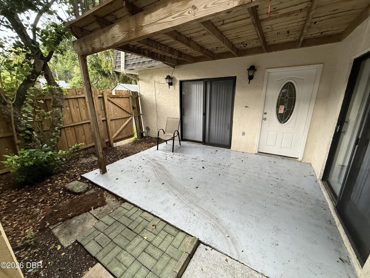 71 Springwood Sq - Photo 3 of 16