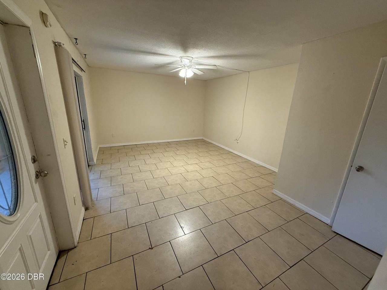 71 Springwood Sq - Photo 4 of 16