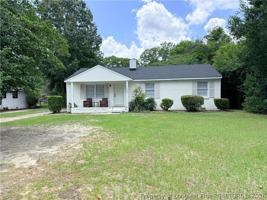 featured image of 1944 Westhill Dr