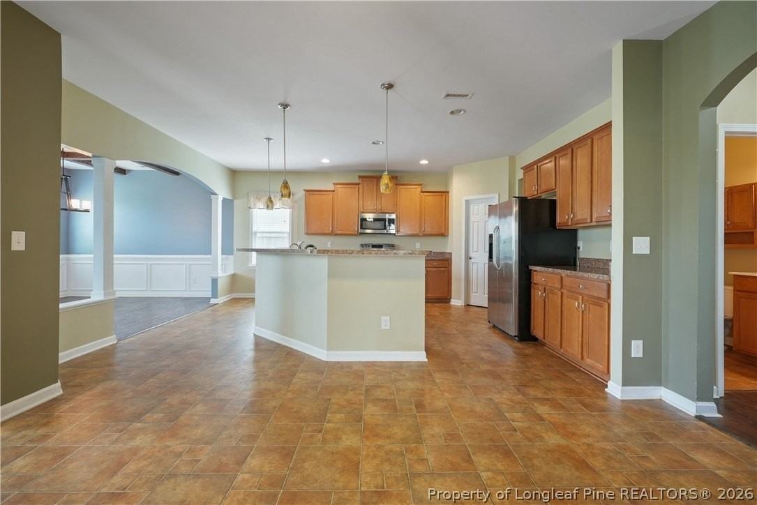 415 Highgrove Dr - Photo 5 of 49