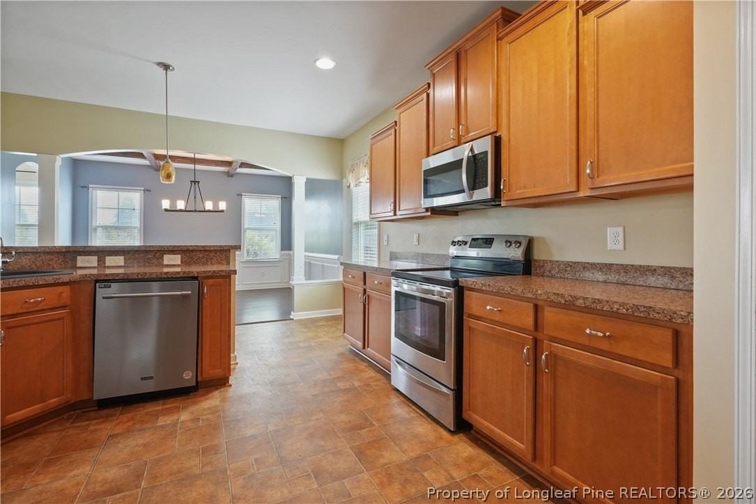 415 Highgrove Dr - Photo 7 of 49