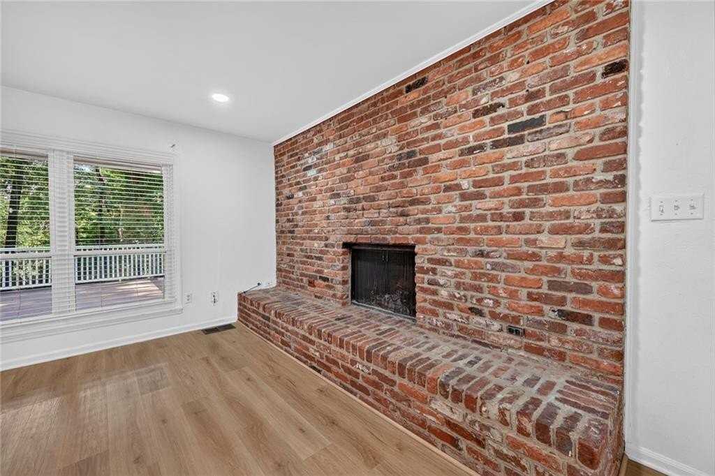 1714 S Johnson Ferry Rd Ne - Photo 6 of 32