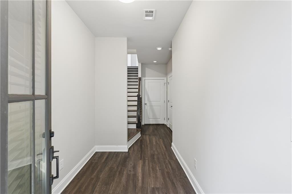 857 Constellation Dr - Photo 4 of 48