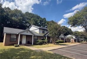 featured image of 4 Eastview Cir #4