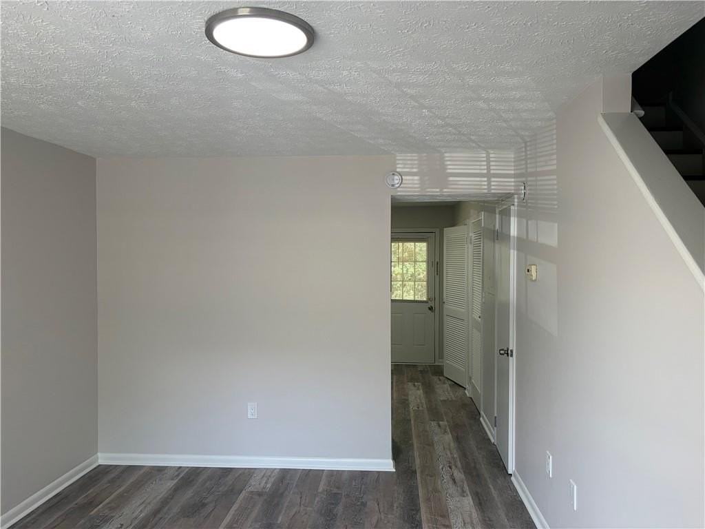 4 Eastview Cir #4 - Photo 3 of 18