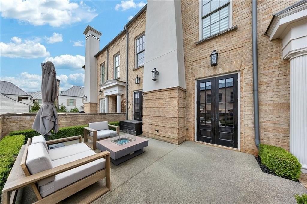 108 Grand Cres - Photo 4 of 50