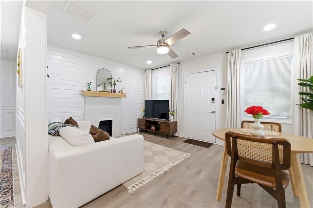 2778 Harlan Dr - Photo 3 of 18