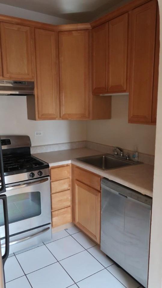 735 W Junior Ter #401 - Photo 3 of 22