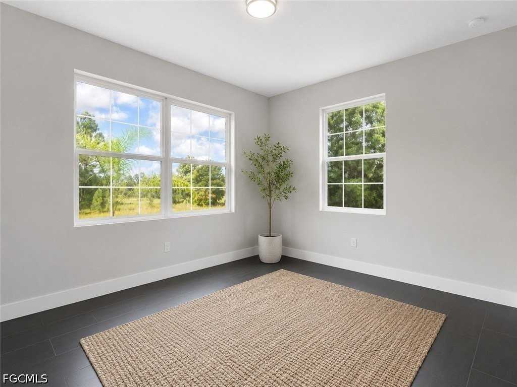 4550 29th St Sw - Photo 6 of 10