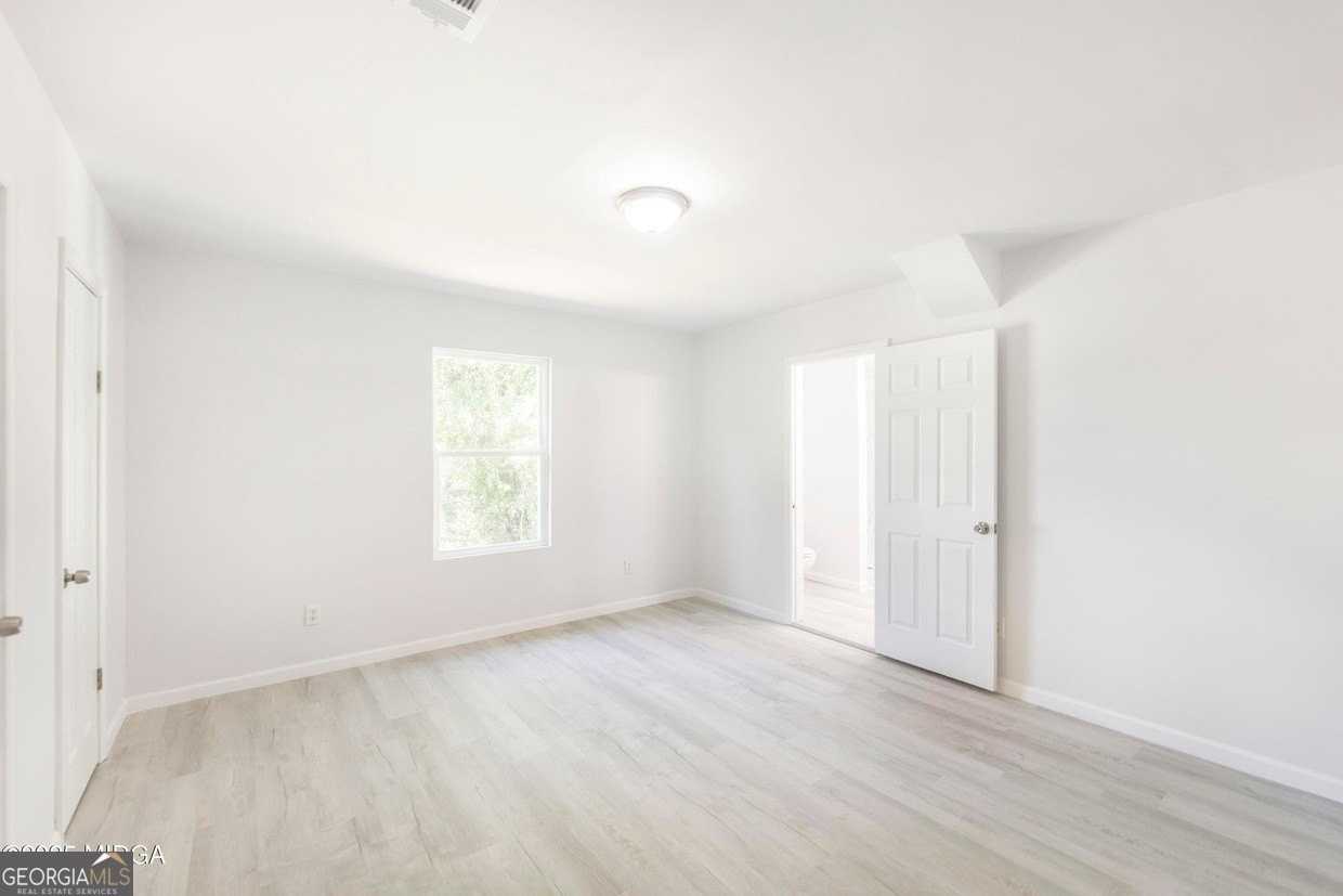 1175 Hartley St - Photo 2 of 5