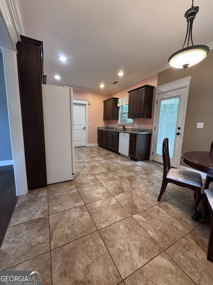 217 Guyler St - Photo 4 of 14