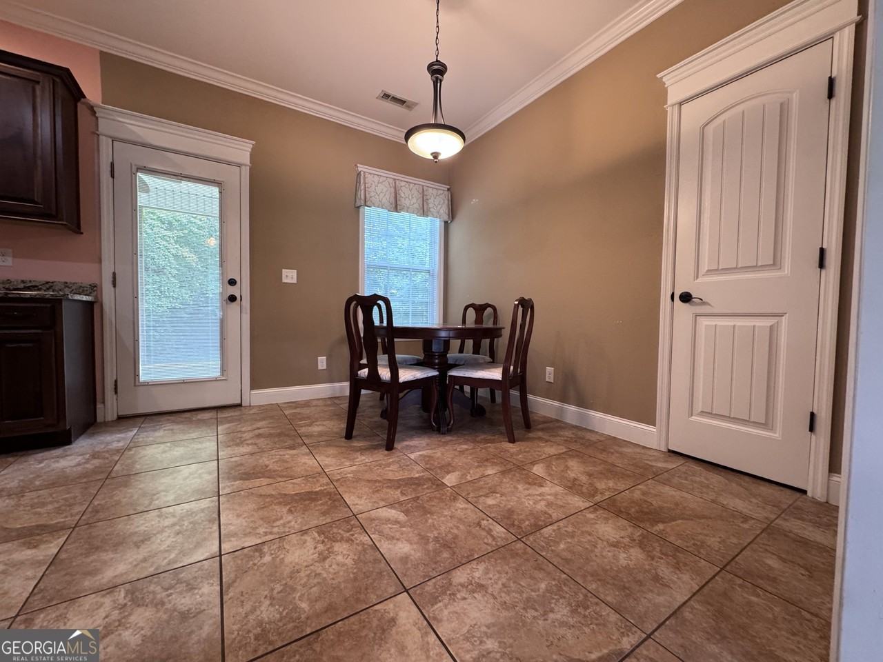 217 Guyler St - Photo 6 of 14